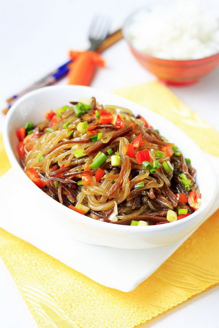 <a href=/shicai/mimian/FenTiao/index.html target=_blank><u>粉条</u></a>酱疙瘩做法