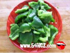 <a href=/shicai/shucai/QingJiao/index.html target=_blank><u>青椒</u></a>炒<a href=/shicai/rouqin/JiDan/index.html target=_blank><u>鸡蛋</u></a>1