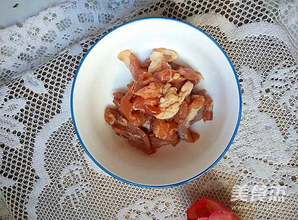 <a href=/shicai/shucai/XiQin/index.html target=_blank><u>西芹</u></a><a href=/shicai/shucai/HuLuoBo/index.html target=_blank><u>胡<a href=/shicai/shucai/LuoBo/index.html target=_blank><u>萝卜</u></a></u></a>焖<a href=/shicai/mimian/DouFu/index.html target=_blank><u>豆腐</u></a>的做法