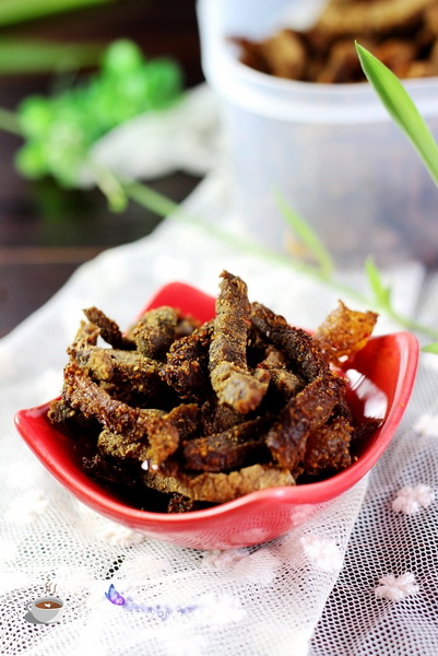 <a href=/shicai/rouqin/NiuRou/index.html target=_blank><u>牛肉</u></a>干的做法