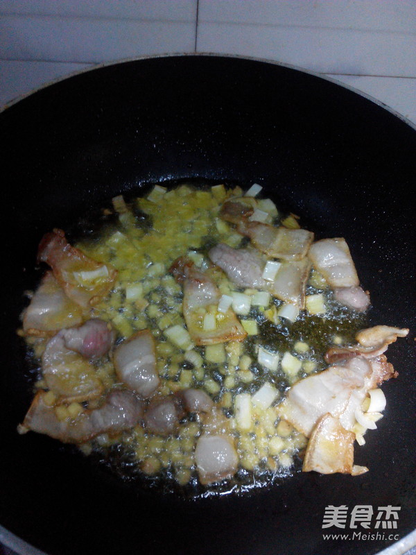 <a href=/shicai/shucai/XueLiHong/index.html target=_blank><u>雪里蕻</u></a>炖<a href=/shicai/mimian/DouFu/index.html target=_blank><u>豆腐</u></a>的做法