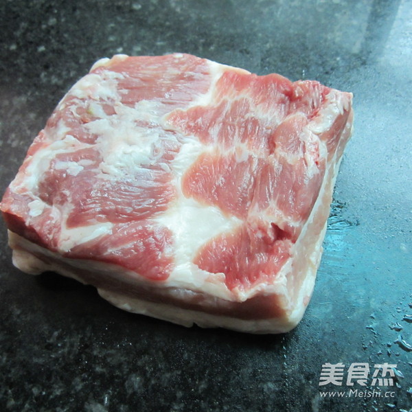 烤<a href=/shicai/mimian/MiFen/index.html target=_blank><u>米粉</u></a>肉的做法