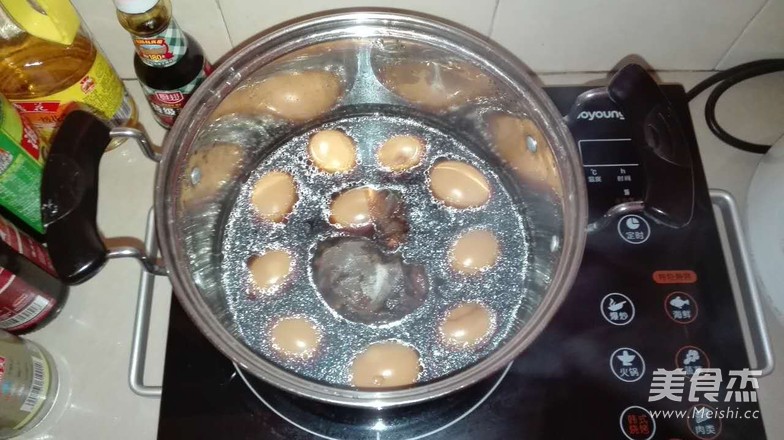 香辣卤<a href=/shicai/rouqin/JiDan/index.html target=_blank><u>鸡蛋</u></a>的做法