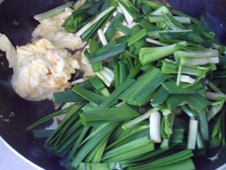 <a href=/shicai/shucai/JiuCai/index.html target=_blank><u>韭菜</u></a>炒<a href=/shicai/rouqin/JiDan/index.html target=_blank><u>鸡蛋</u></a>