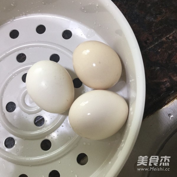 蒜蓉<a href=/shicai/rouqin/JiDan/index.html target=_blank><u>鸡蛋</u></a>的做法