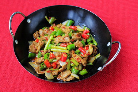 干锅<a href=/shicai/rouqin/YangRou/index.html target=_blank><u>羊肉</u></a>