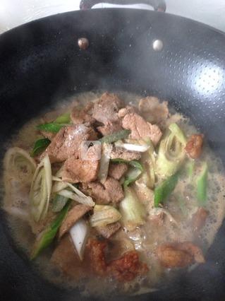 大葱炒<a href=/shicai/rouqin/ZhuGan/index.html target=_blank><u>猪肝</u></a>