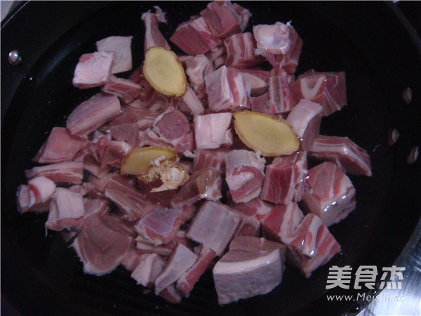 家常红烧<a href=/shicai/rouqin/NiuRou/index.html target=_blank><u>牛肉</u></a>的做法