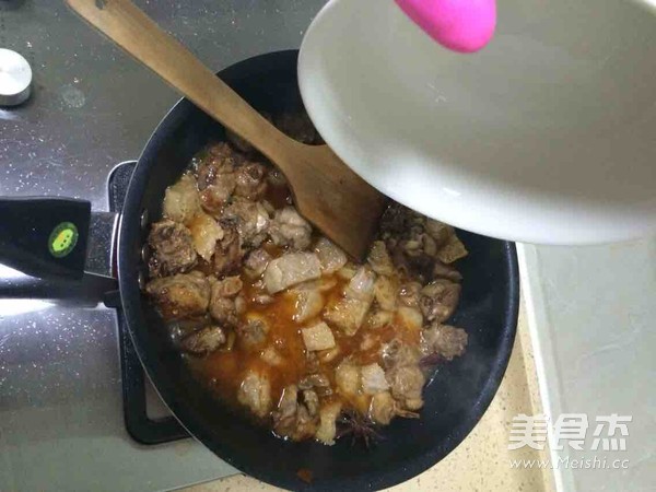 <a href=/shicai/shucai/MoYuMoYu/index.html target=_blank><u>魔芋</u></a>啤酒鸭的做法