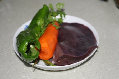 <a href=/shicai/shucai/QingJiao/index.html target=_blank><u>青椒</u></a>炒<a href=/shicai/rouqin/ZhuGan/index.html target=_blank><u>猪肝</u></a>步骤1