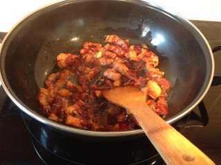 肉炒<a href=/shicai/mimian/FuZhu/index.html target=_blank><u>腐竹</u></a>蒜台