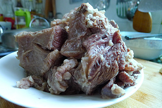 陕西<a href=/shicai/rouqin/YangRou/index.html target=_blank><u>羊肉</u></a>泡馍