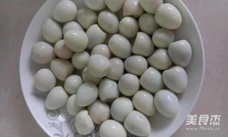 鱼香虎皮<a href=/shicai/rouqin/AnChunDan/index.html target=_blank><u><a href=/shicai/rouqin/AnChun/index.html target=_blank><u>鹌鹑</u></a>蛋</u></a>的做法