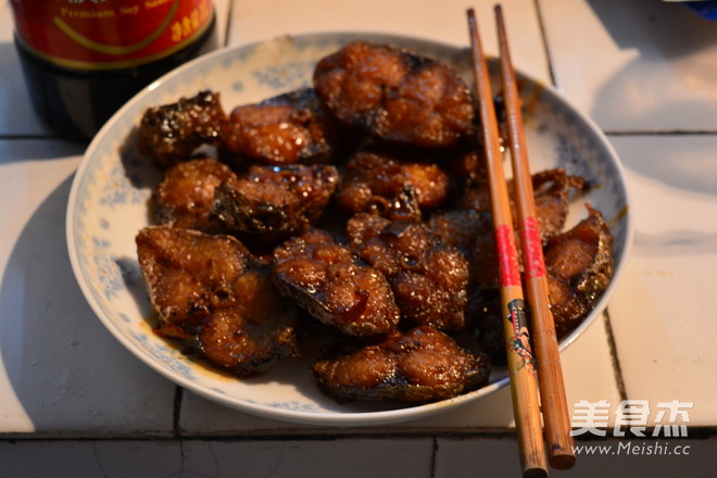 五香熏<a href=/shicai/shuichanpin/BoYu/index.html target=_blank><u>鲅鱼</u></a>的做法