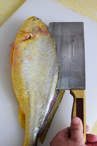 大对虾酱蒸大<a href=/shicai/shuichanpin/uangYu/index.html target=_blank><u>黄鱼</u></a>