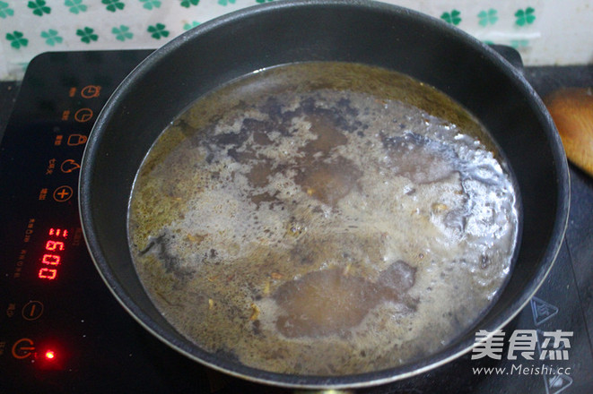 <a href=/shicai/guopin/ZhiMa/index.html target=_blank><u>芝麻</u></a>五香鱼块的做法