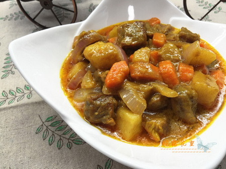 泰式咖哩<a href=/shicai/rouqin/NiuRou/index.html target=_blank><u>牛肉</u></a>的做法