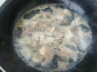 <a href=/shicai/rouqin/YangRou/index.html target=_blank><u>羊肉</u></a>炖<a href=/shicai/shucai/LuoBo/index.html target=_blank><u>萝卜</u></a>