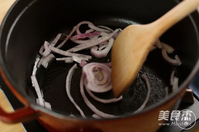 韩式泡菜炒<a href=/shicai/mimian/NianGao/index.html target=_blank><u>年糕</u></a>的做法