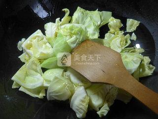 咖喱<a href=/shicai/shucai/MoGu/index.html target=_blank><u>蘑菇</u></a>圆<a href=/shicai/shucai/BaiCai/index.html target=_blank><u>白菜</u></a>