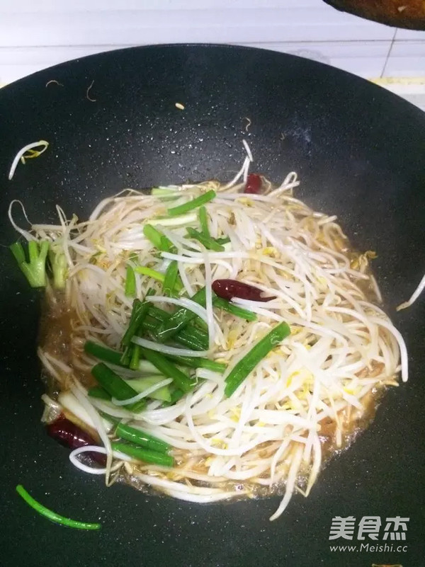 <a href=/shicai/diaoweipin/Cu/index.html target=_blank><u>醋</u></a>溜<a href=/shicai/shucai/DouYa/index.html target=_blank><u>豆芽</u></a>菜的做法