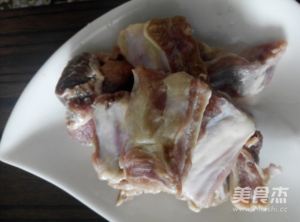 蜜汁<a href=/shicai/rouqin/PaiGu/index.html target=_blank><u>排骨</u></a>的做法