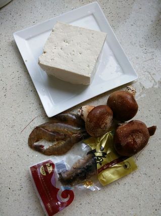 <a href=/shicai/shucai/XiangGu/index.html target=_blank><u>香菇</u></a>蒸<a href=/shicai/mimian/DouFu/index.html target=_blank><u>豆腐</u></a>