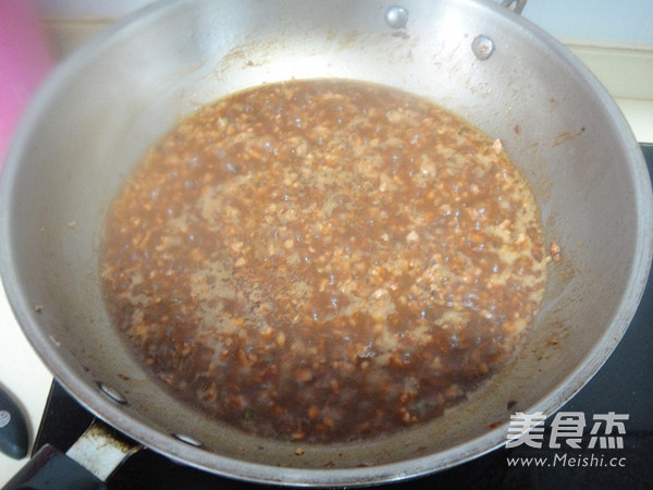 <a href=/shicai/shucai/XiangGu/index.html target=_blank><u>香菇</u></a>肉酱的做法