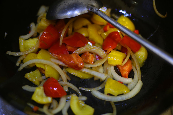 孜然鸡<a href=/shicai/rouqin/CuiGu/index.html target=_blank><u>脆骨</u></a>的做法