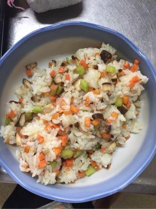 <a href=/shicai/rouqin/JiChi/index.html target=_blank><u>鸡翅</u></a>包饭