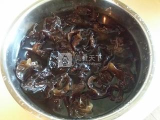 酸辣<a href=/shicai/shucai/MuEr/index.html target=_blank><u>木耳</u></a>