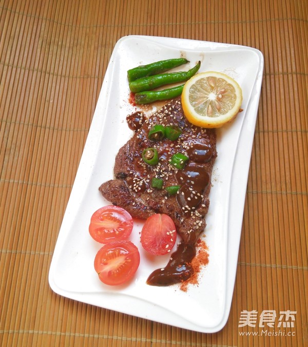 #圣诞节#黑椒<a href=/shicai/rouqin/NiuPai/index.html target=_blank><u>牛排</u></a>的做法