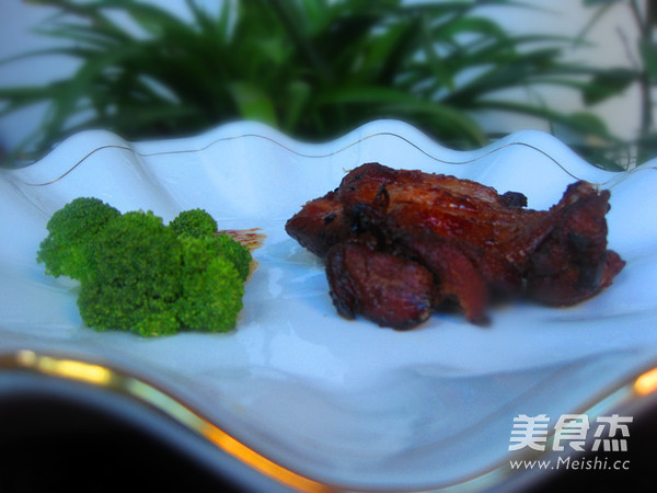 叉烧酱烤<a href=/shicai/rouqin/YaTui/index.html target=_blank><u>鸭腿</u></a>的做法