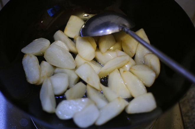 烧<a href=/shicai/shucai/LuoBo/index.html target=_blank><u>萝卜</u></a>的做法