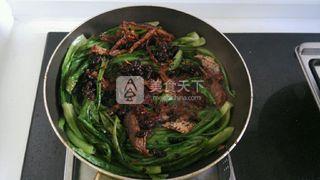 <a href=/shicai/diaoweipin/DouChi/index.html target=_blank><u>豆豉</u></a><a href=/shicai/shuichanpin/LingYu/index.html target=_blank><u>鲮鱼</u></a><a href=/shicai/shucai/YouMaiCai/index.html target=_blank><u>油麦菜</u></a>