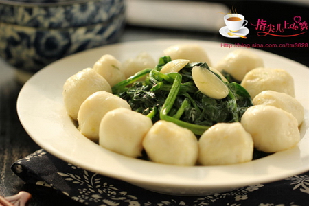 <a href=/shicai/shucai/BoCai/index.html target=_blank><u>菠菜</u></a>烩<a href=/shicai/shuichanpin/YuWan/index.html target=_blank><u>鱼丸</u></a>的做法