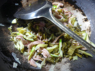 雪菜雷笋炒<a href=/shicai/rouqin/ZhuDu/index.html target=_blank><u>猪肚</u></a>