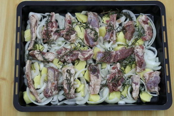 迷迭香烤<a href=/shicai/rouqin/YangPai/index.html target=_blank><u>羊排</u></a>步骤6