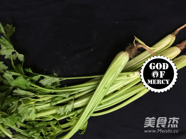 【#感恩节#中式创意大餐】<a href=/shicai/shucai/HuiXiang/index.html target=_blank><u>茴香</u></a>烤鸡的做法