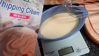 法式奶香<a href=/shicai/mimian/MianBao/index.html target=_blank><u>面包</u></a>片