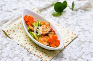 <a href=/shicai/shucai/LuSun/index.html target=_blank><u>芦笋</u></a>炒虾球