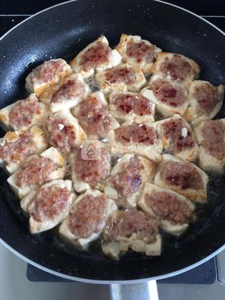 煎酿<a href=/shicai/mimian/DouFu/index.html target=_blank><u>豆腐</u></a>