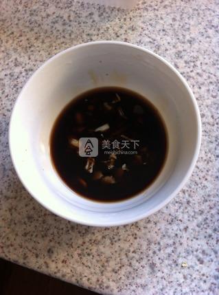 <a href=/shicai/mimian/FenSi/index.html target=_blank><u>粉丝</u></a><a href=/shicai/rouqin/PiDan/index.html target=_blank><u>皮蛋</u></a>蒸大<a href=/shicai/shucai/BaiCai/index.html target=_blank><u>白菜</u></a>