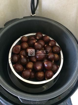 花<a href=/shicai/shucai/BanLi/index.html target=_blank><u>板栗</u></a>