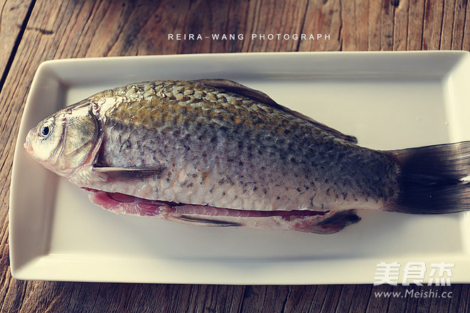 <a href=/shicai/shucai/QinCai/index.html target=_blank><u>芹菜</u></a>鲫<a href=/shicai/shuichanpin/YuDoufu/index.html target=_blank><u>鱼<a href=/shicai/mimian/DouFu/index.html target=_blank><u>豆腐</u></a></u></a>的做法