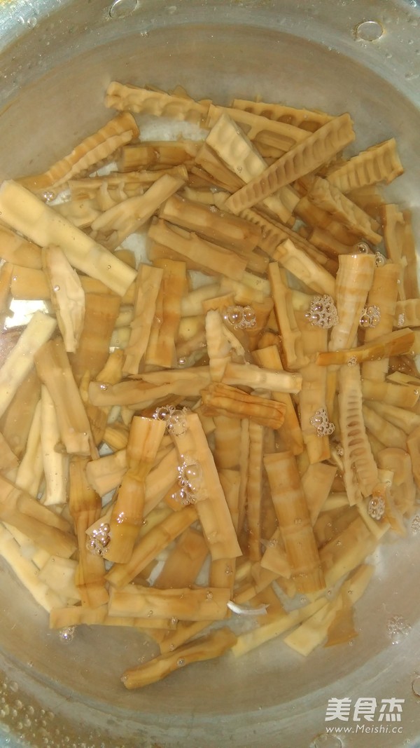 笋子烧鸡的做法