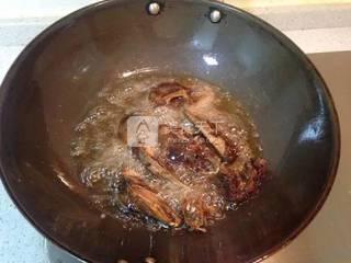 香辣干锅<a href=/shicai/rouqin/TuTou/index.html target=_blank><u>兔头</u></a>