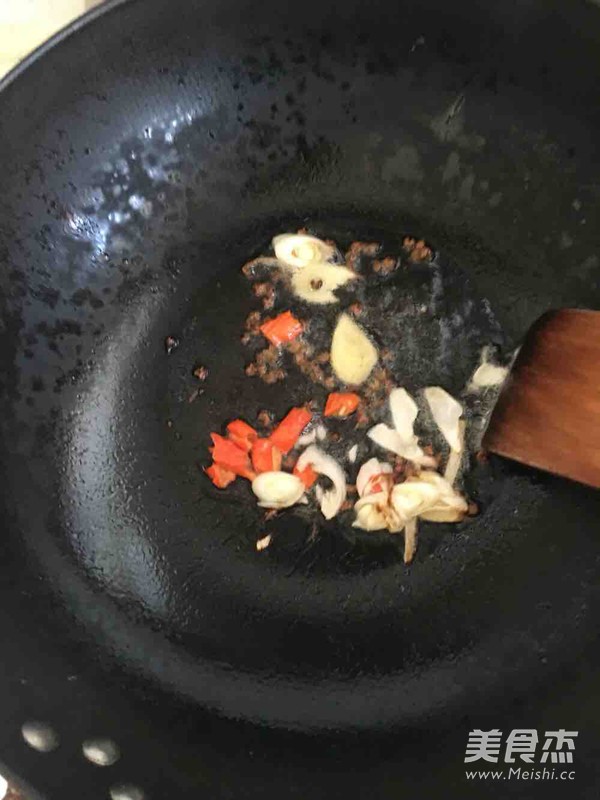 干煸<a href=/shicai/mimian/YunDou/index.html target=_blank><u>芸豆</u></a>的做法