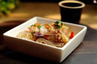 蒜蓉<a href=/shicai/mimian/FenSi/index.html target=_blank><u>粉丝</u></a>蒸龙利鱼