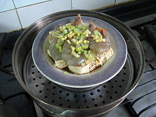 鲜虾蒸<a href=/shicai/mimian/DouFu/index.html target=_blank><u>豆腐</u></a>